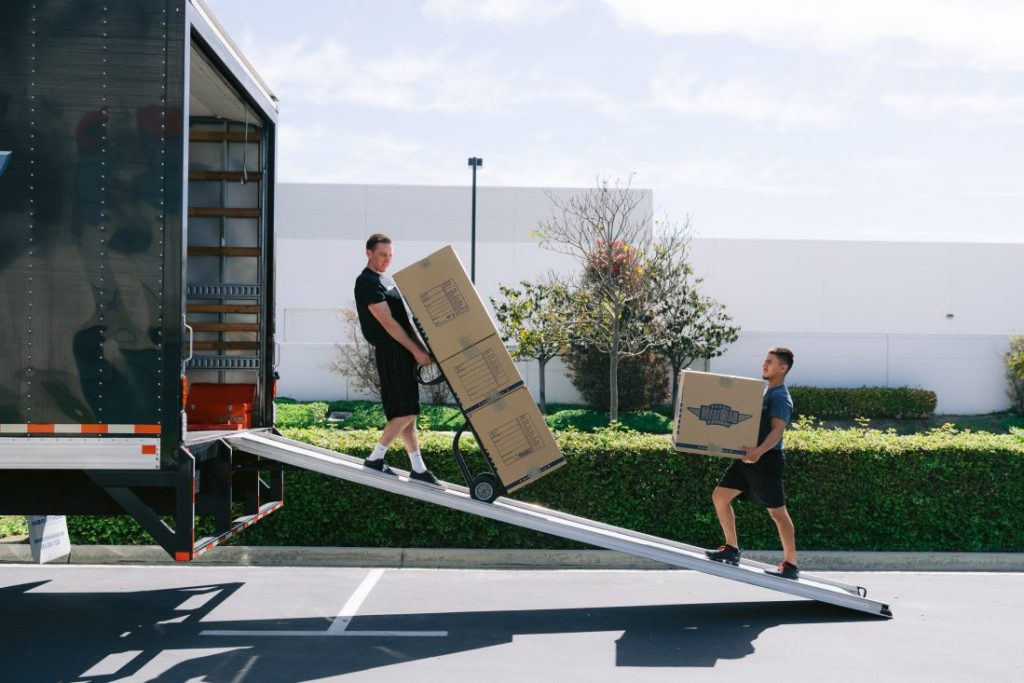 Change of address checklist — who to notify when moving