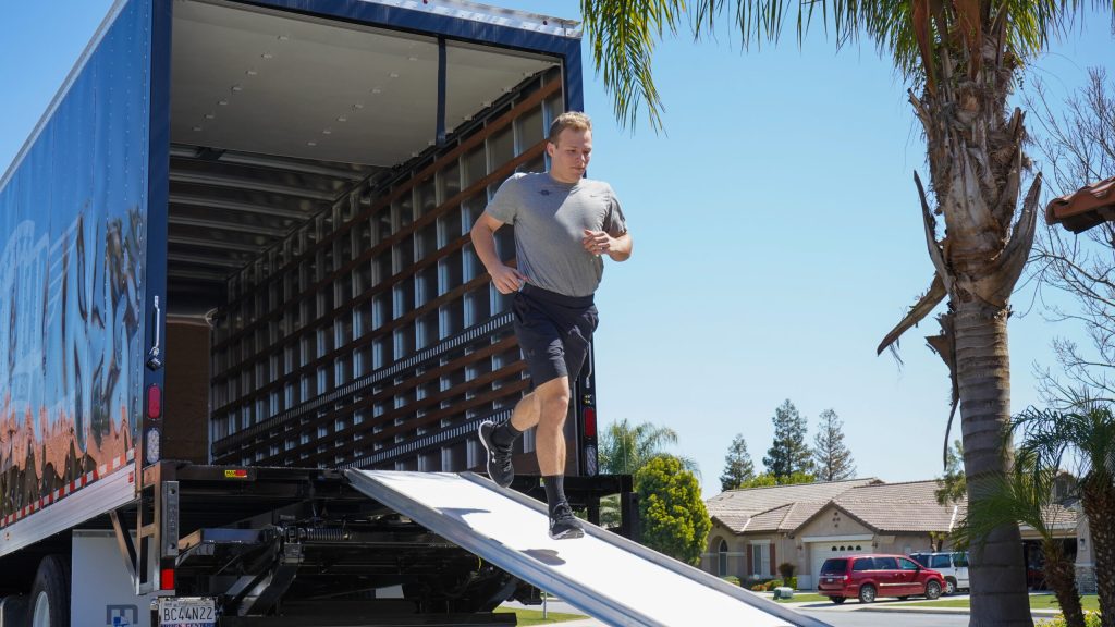 How much to tip movers in 2021